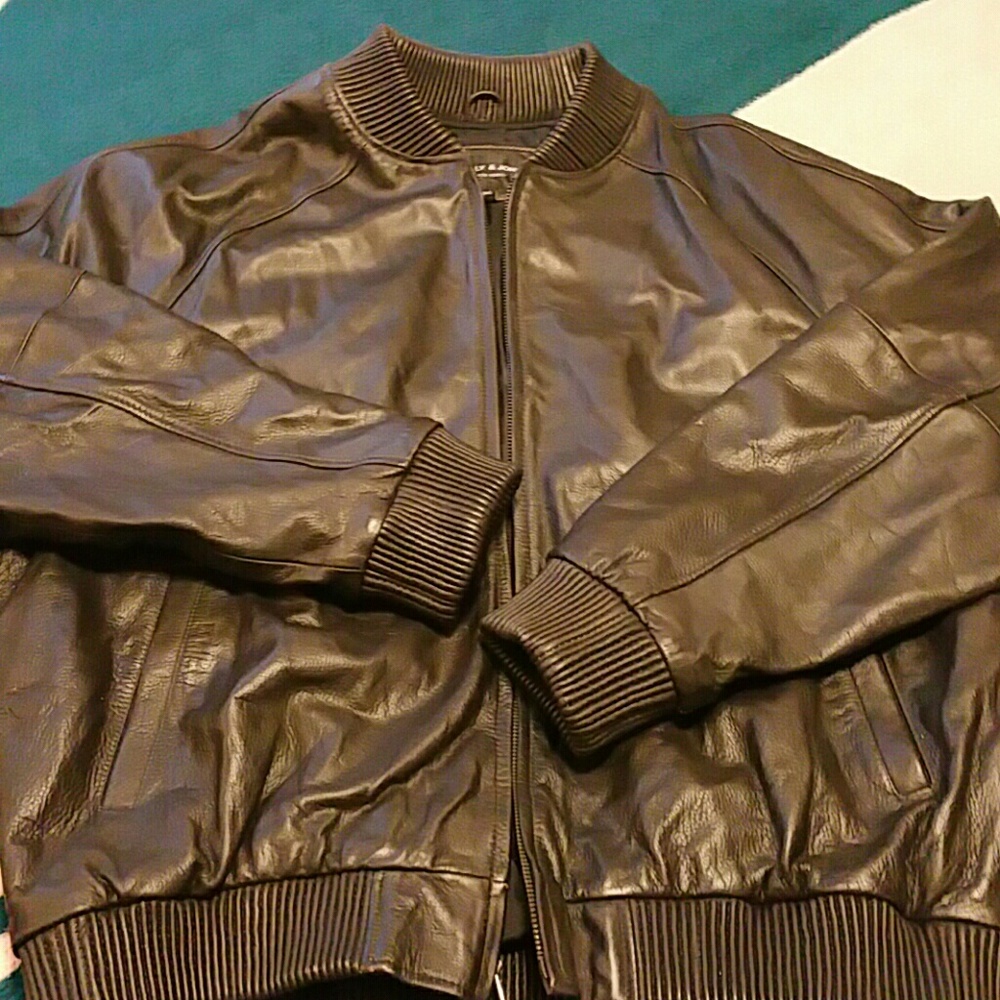 Men's Jacket - Picture 3 of 4